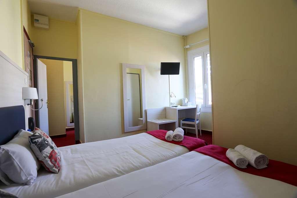 Brit Hotel Bleu Nuit Сент Номер фото