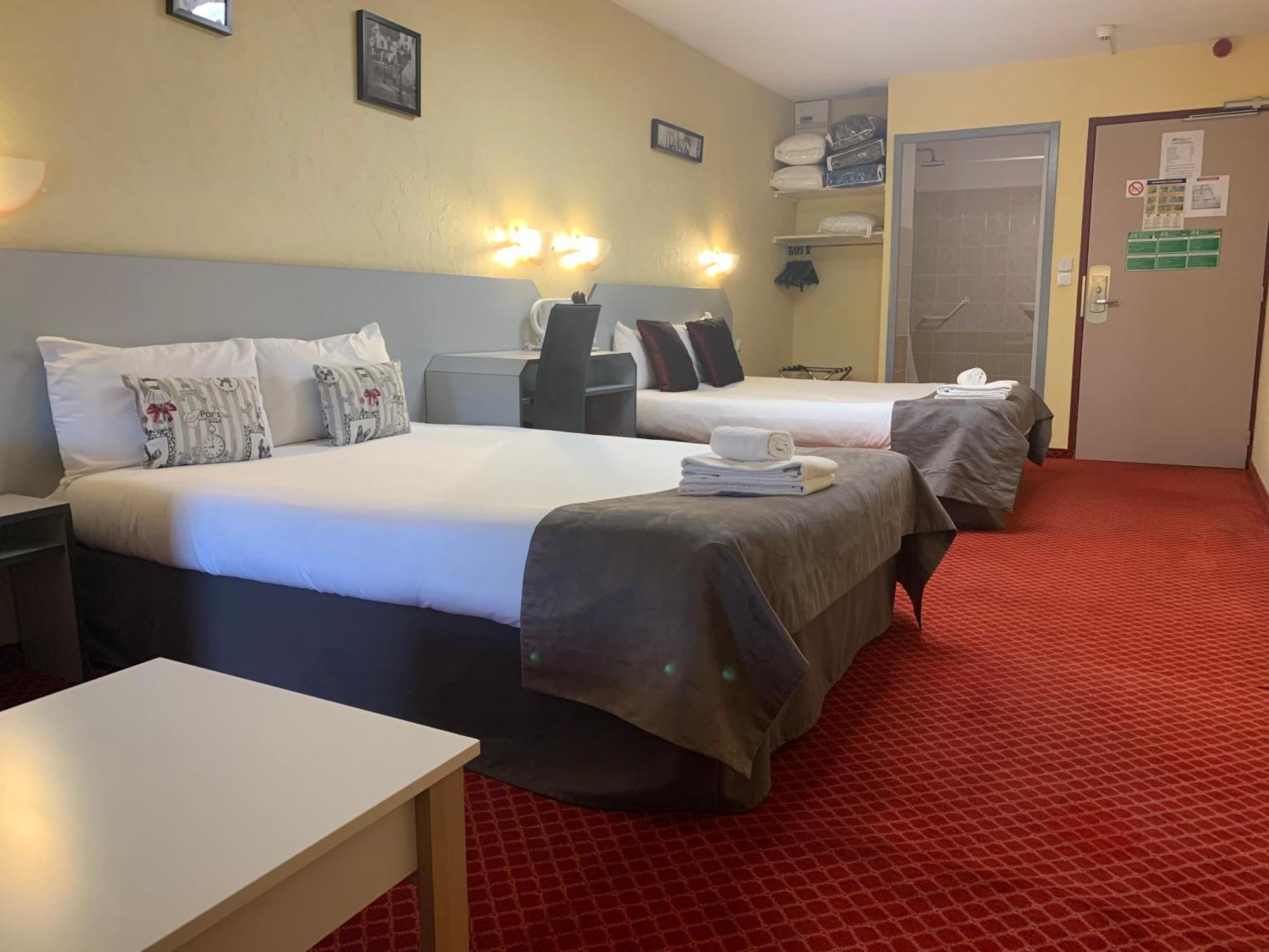 Brit Hotel Bleu Nuit Сент Экстерьер фото